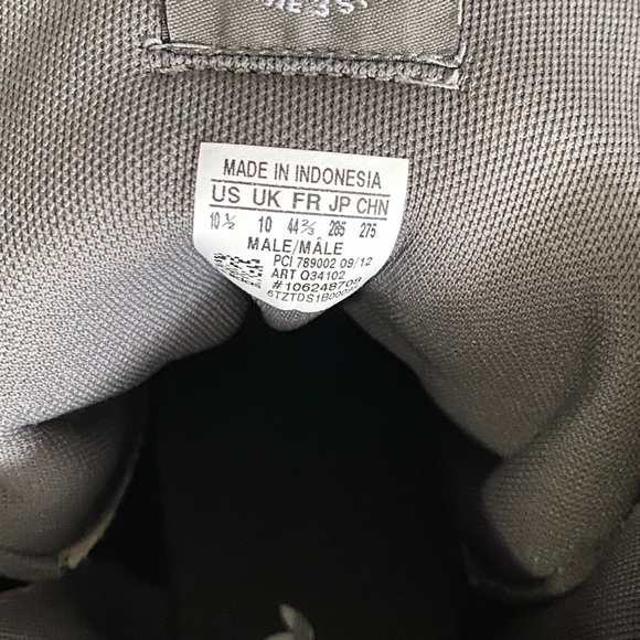 Adidas high tops-snake skin design-Men’s size 10.5 - Picture 3 of 3